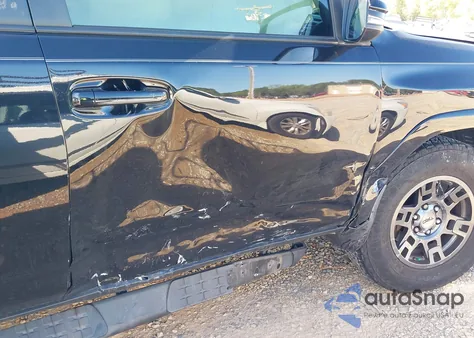 2020 Toyota 4Runner Venture Special Edition from USA, damaged, VIN JTEBU5JR8L5765239